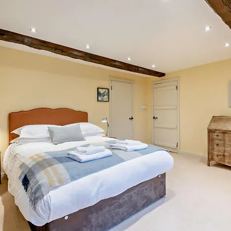 3 Bed In Penrith Oc-93379 *