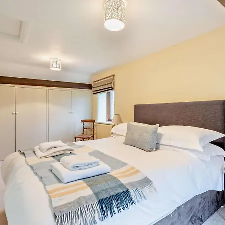 3 Bed In Penrith Oc-93379 *