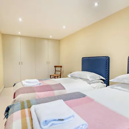 3 Bed In Penrith Oc-93379 Nyaraló