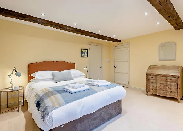 3 Bed In Penrith Oc-93379 *