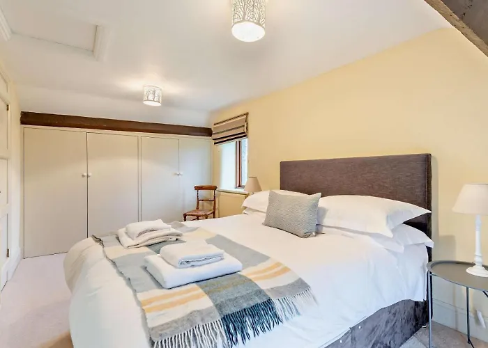 3 Bed In Penrith Oc-93379 *